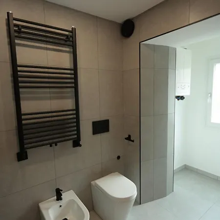 L'infinito Sotto La Torre *